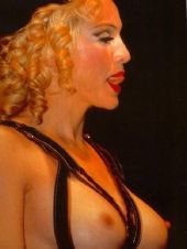 Nahá Madonna. Fotka - 6