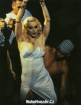 Nahá Madonna. Fotka - 14