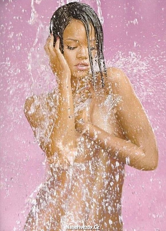Nahá Rihanna. Fotka - 8